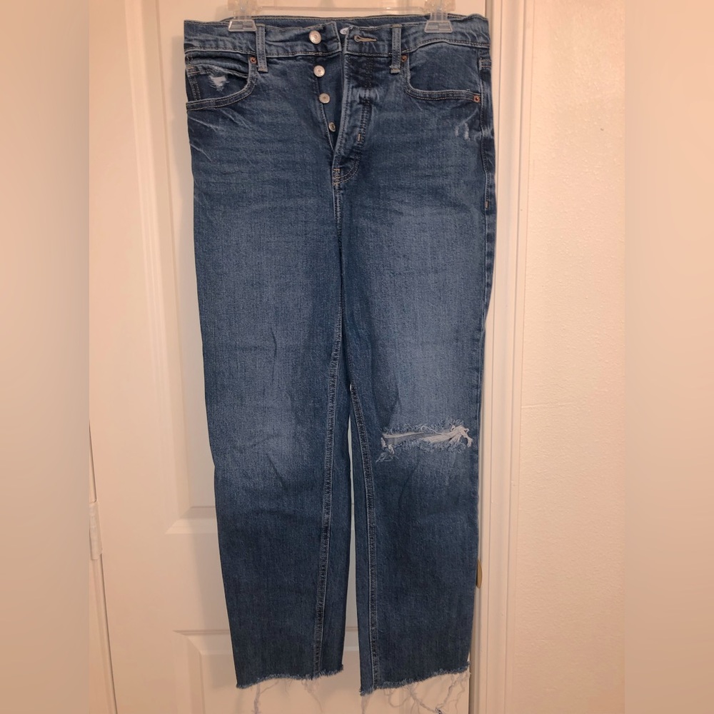 Old navy distressed women’s jeans